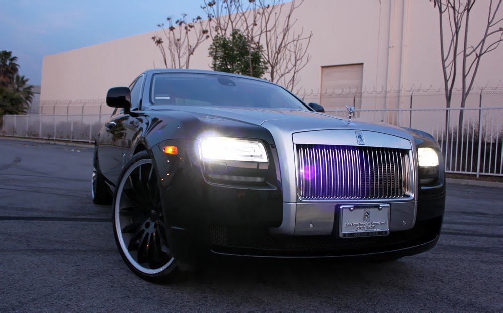 Rolls Royce Ghost on Custom Painted Martuni Giovanna Wheels