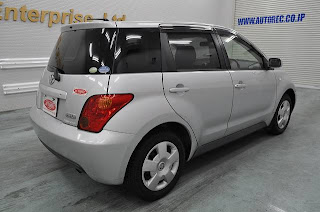 2004 Toyota IST