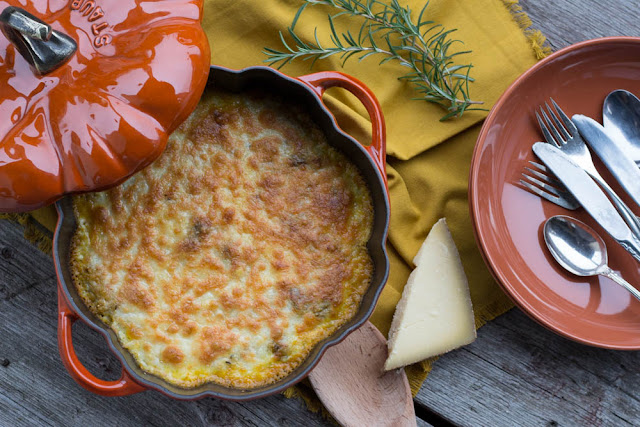 Quinoa-Kürbis-Kräuter Auflauf mit Käse