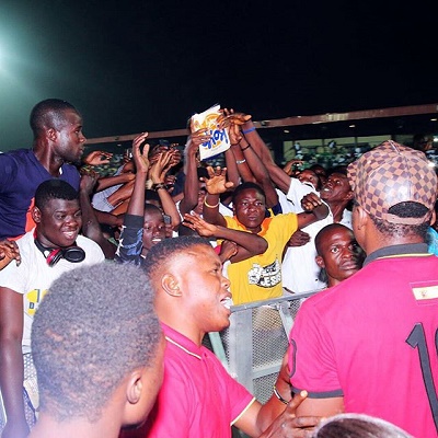 D'banj Shares Koko Garri at One Lagos Fiesta (Photo)