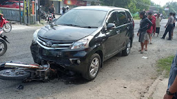 Mobil Dinas Pejabat BPSDA Bengawan Solo Tabrakan di Magetan