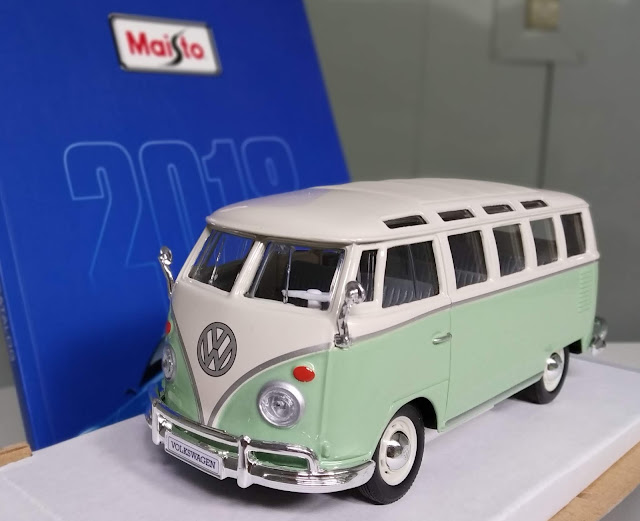 VW Kombi Samba MAISTO 1 24 SPECIAL EDITION