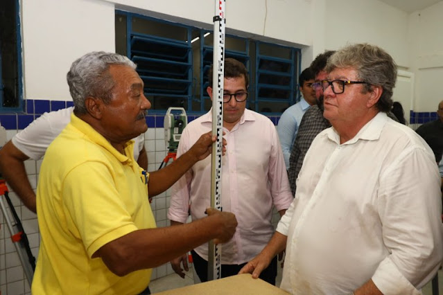 João Azevêdo entrega equipamentos na UEPB e banco de leite em Catolé do Rocha
