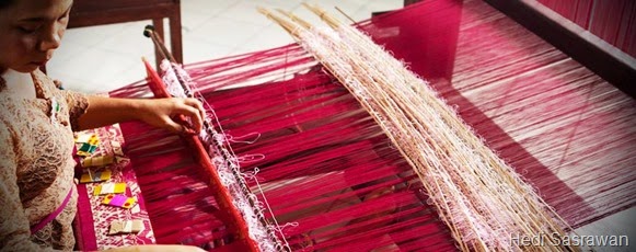 10 Contoh  Karya  Seni  Rupa Terapan Nusantara Hedi Sasrawan