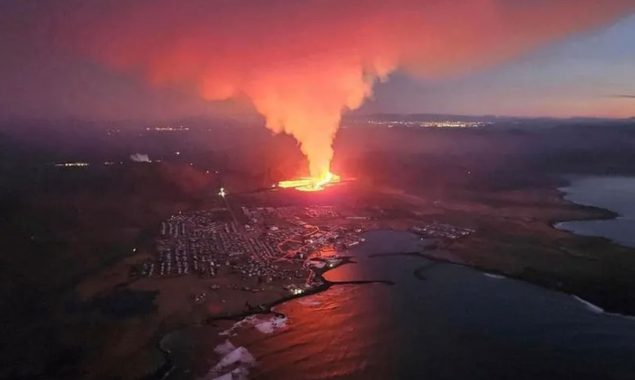 خوفناک آتش فشاں پھٹنے سے تباہی مچ گئی ، جنوبی آئس لینڈ میں ایمرجنسی نافذ