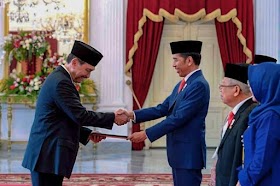 Jokowi seperti Bermuka Tembok, Tertampar 3 Periode tapi Tambah Jabatan Luhut