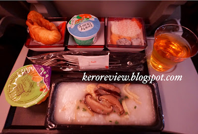 รีวิว อาหารบนเครื่องบินกาตาร์แอร์เวย์ (CR) Review foods on Qatar Airways.