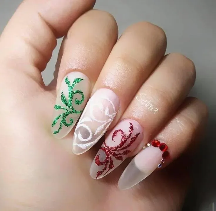 Uñas con diseño de bandera mexicana