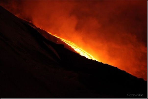 Uma erupção do vulcão islandês (18)