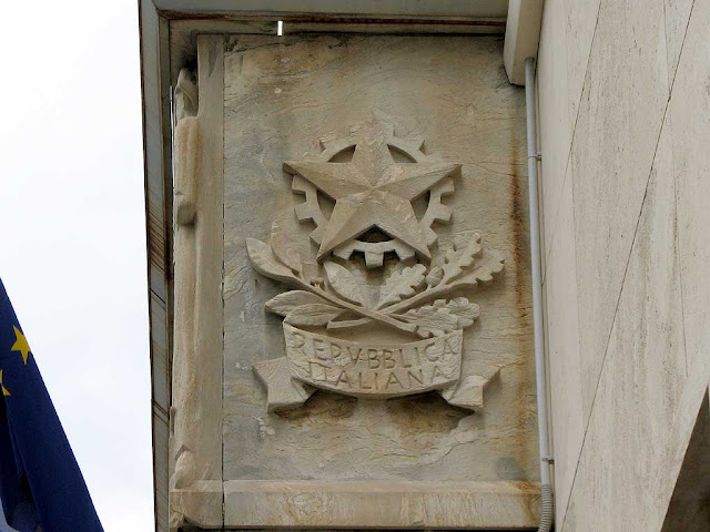 Bas-relief with the story of Livorno, Palazzo del Governo, Livorno