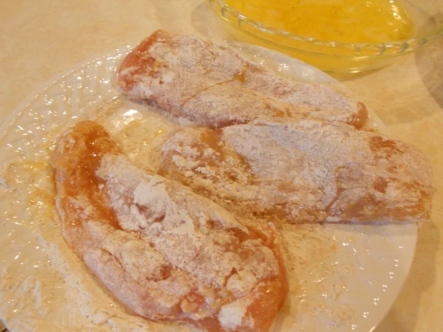 Chicken Pieces Dredged in Flour