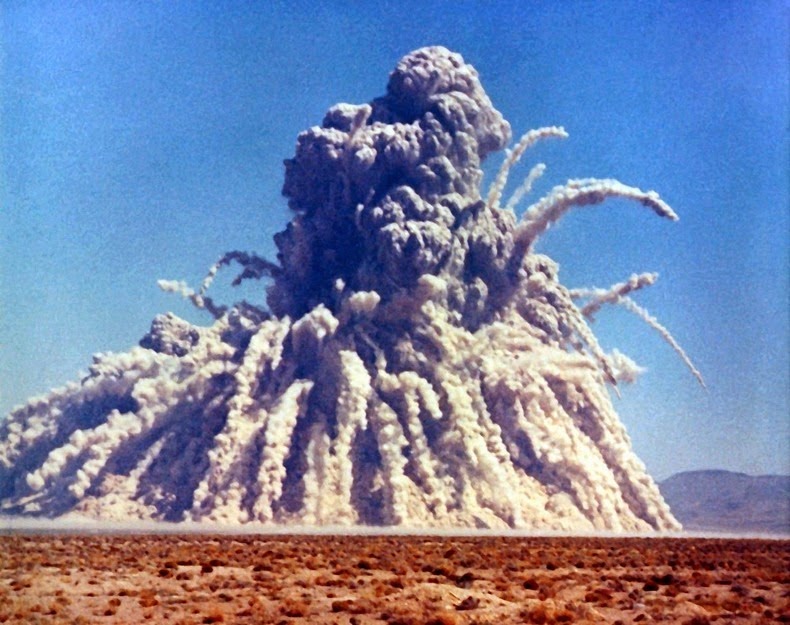 sedan-crater-1