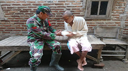 Jejak Sang Kopral, Saat Berbagi Kepada Warga Kurang Mampu