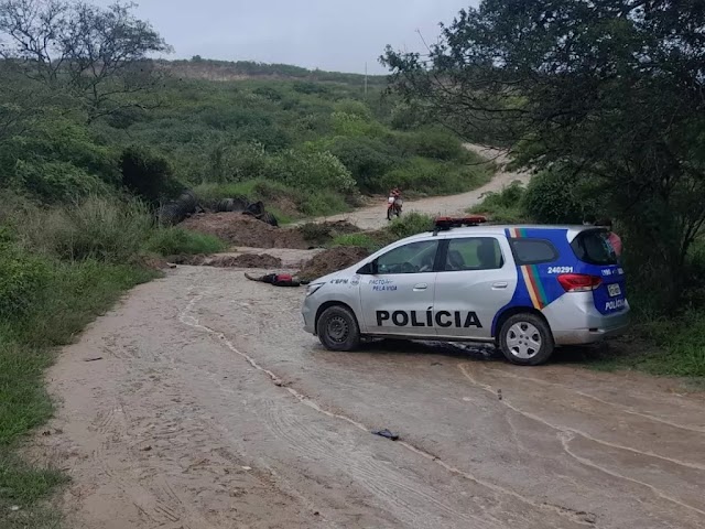 JOVEM FOI ASSASSINADO PRÓXIMO AO RESIDENCIAL ALTO DO MOURA EM CARUARU