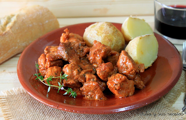 Carne de fiesta canaria con papas arrugadas. Julia y sus recetas