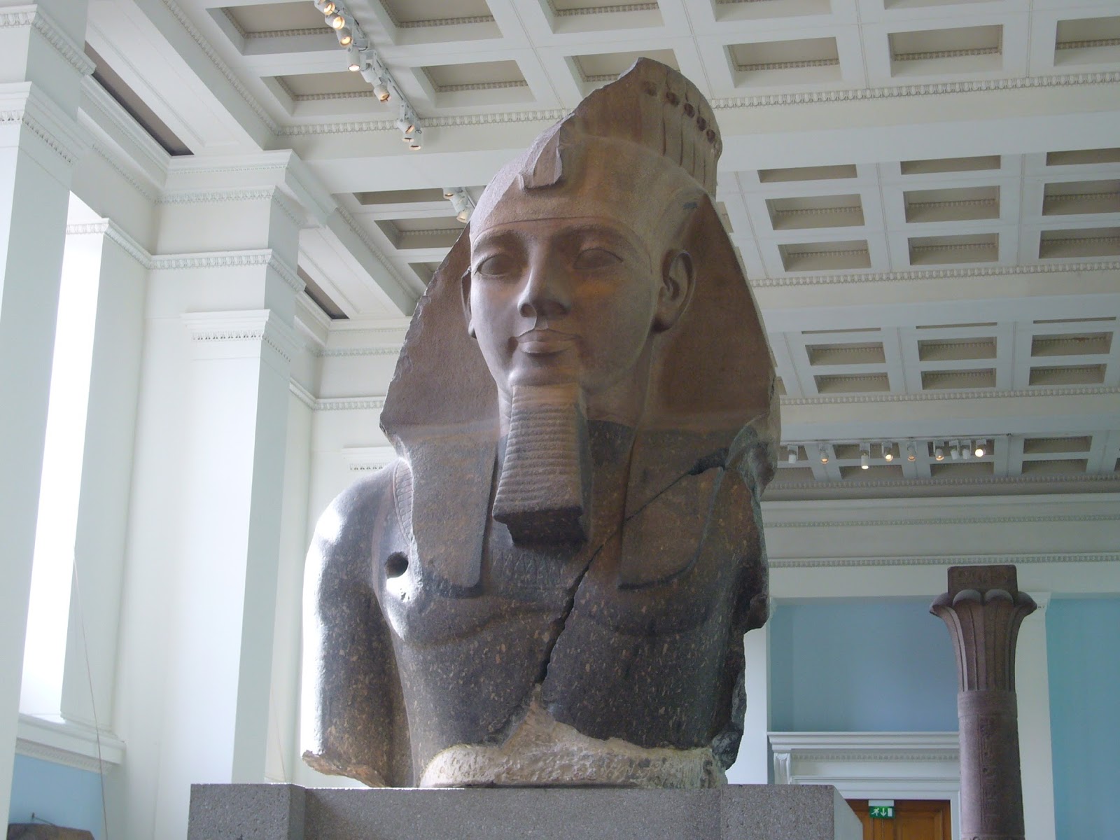 Holmes And Poirot In London ロンドン 大英博物館 ラムセス２世像 British Museum Statue Of Ramesses