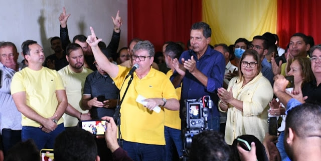Cariri: 18 prefeitos e mais de 90 vereadores confirmam apoio à reeleição de João Azevêdo