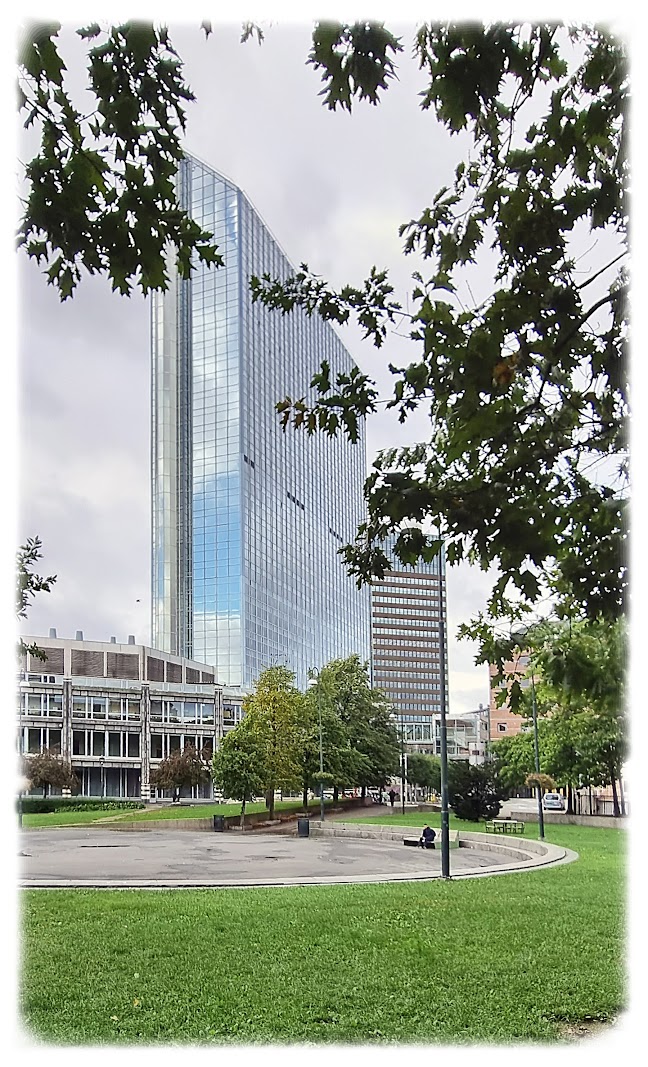 Oslo Plaza sett fra Grønlandsleiret i Oslo.