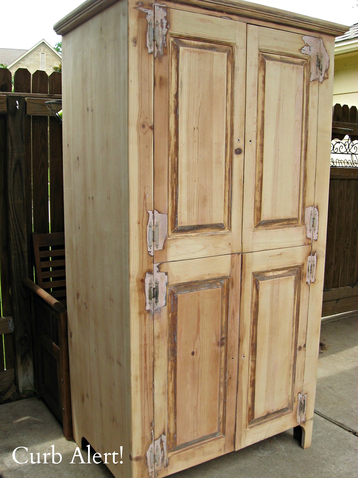 ://www.howtospecialist.com/finishes/how-to-build-an-armoire-wardrobe