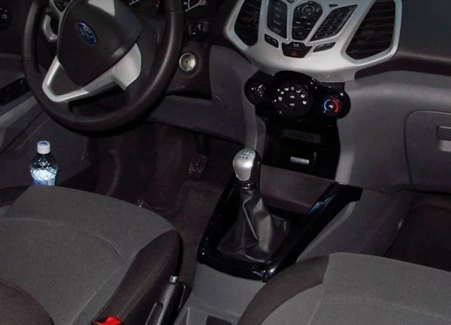 Ford EcoSport - interior