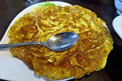 Tuan Yuan Pork Ribs Soup (团缘肉骨茶), cai por omelette