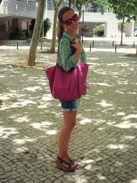 street style look, pink shirt, longchamp pink bag