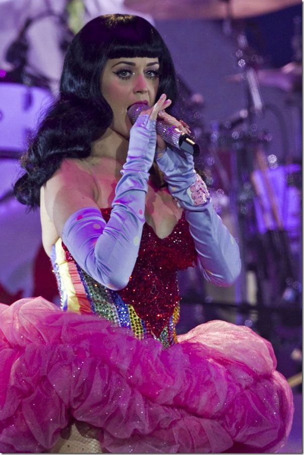 Katy Perry com um vestido sexy (6)