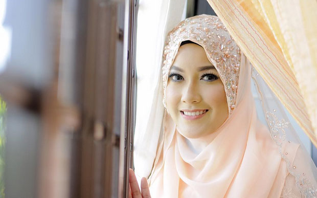 Gambar Pertunangan Raja Farah 9.8.2015