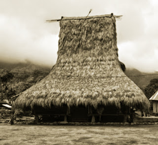 Keunikan-Rumah-Adat-Tradisional-Musalaki-Nusa-Tenggara-Timur-NTT