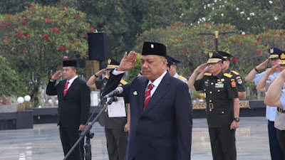 Gubernur Olly Dondokambey Ziarah ke Makam Mantan Gubernur Sulut di TMP Kalibata