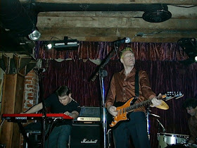 The author (L) and Tyler Bates (R). Widget at The Opium Den, 1999