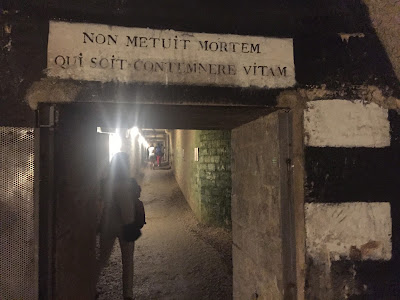 Lutetia: Roman mines (Catacumbes of Paris) by E.V.Pita (2016) / Lutecia: minas romanas (Catacumbas de París) por E.V.Pita / Link: http://archeopolis.blogspot.com/2016/10/lutetia-roman-mines-catacumbes-of-paris.html