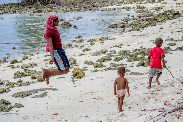 kids playing on the beach, sea shell resort, havelock island