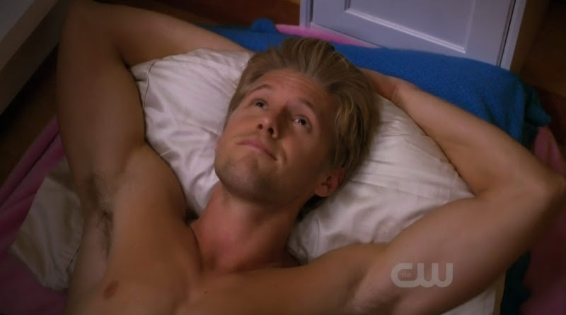 Matt Barr Shirtless on Hellcats s1e08