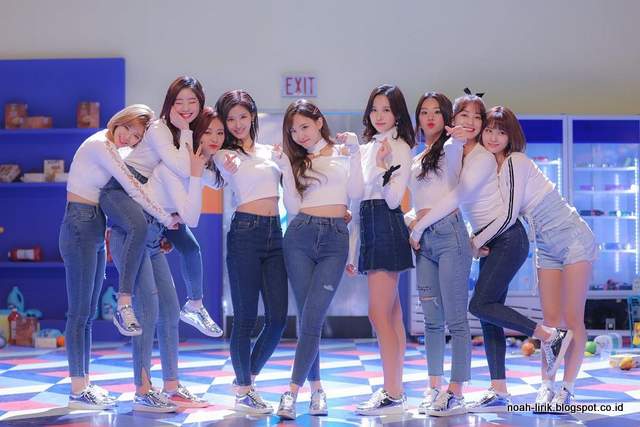 Lirik Lagu Twice - Heart Shaker