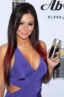 Jenni 'JWoww' Farley Memakai Bra Tanpa Tali