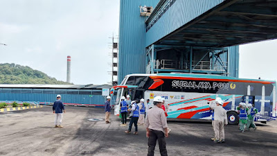 Personil Polsek KSKP Banten Polres Cilegon Bincang bersama Pekerja di Pelabuhan