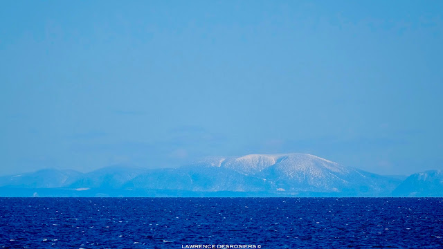 monts Chic-Chocs photographiés partir quai Baie-Comeau, 66,7 kilomètres… #Fujinon 100-400mm