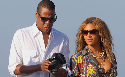 Beyonce-and-Jay-Z-warn-Rihanna-she-can't-visit-Blue-if-she's-seeing-Chris