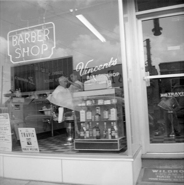 Barber Parlor3