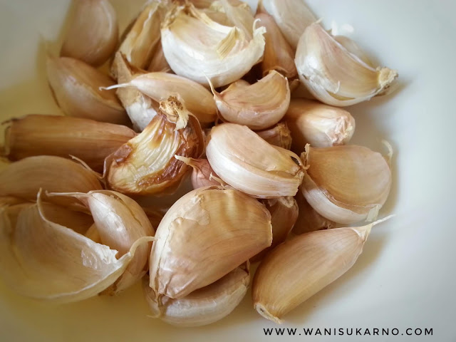 CARA "BAKAR" BAWANG PUTIH AIR FRYER 8 MINIT CARA "BAKAR" BAWANG PUTIH AIR FRYER 8 MINIT