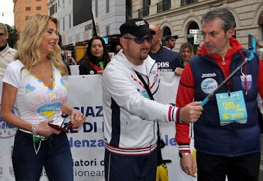 Valeria Marini testimonial per ARGOS Runner TEAM Forze di POLIZIA alla Maratona di Roma 2022