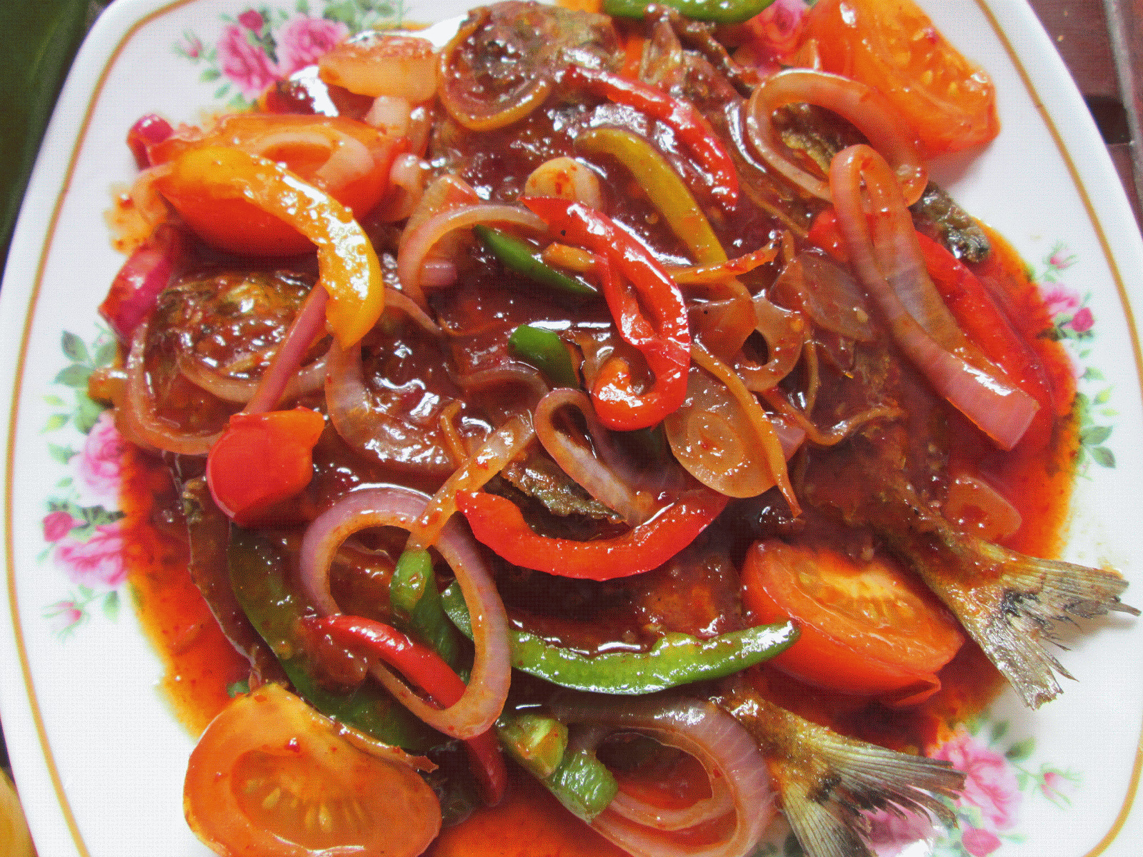 Yan's cottage: IKAN BAWAL MASAK TOMATO