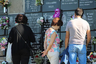 Día de Todos los Santos en el cementerio de San Vicente