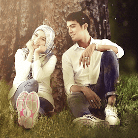 Mira Filzah sebagai Afnan Tasneem dan Aliff Aziz sebagai Syed Nadzhan Dalam Drama Adaptasi Novel Meh Sandar Pada Aku, Slot Dahlia, TV3.