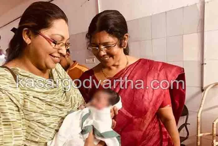 Cheruvathur, Kasaragod, Kerala, News, Woman, Delivery, Hospital, Treatment, Top-Headlines, Doctor, Health officials helped woman after childbirth at home.