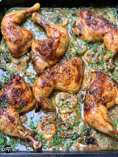 Poulet rôti, sauce crémeuse à l'ail et au poivre vert d'Ottolenghi