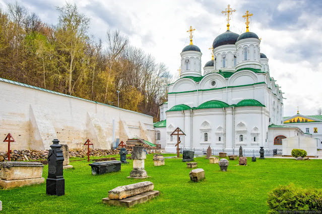 Благовещенский собор и некрополь