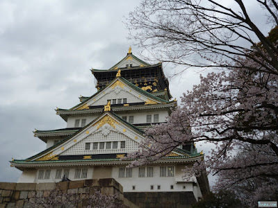 大阪城と桜