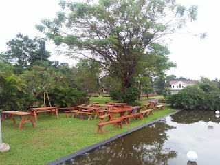 Sewa Meja Taman Jakarta